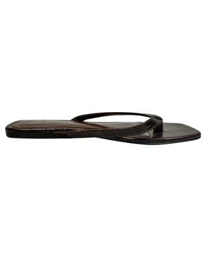 TOTEME The Flip-Flop Croc-Effect Flip Flops - Black