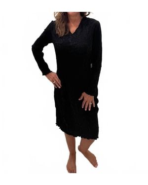 Liv by Habitat Sculpted Floral Embossed Cocoon Dress - Black