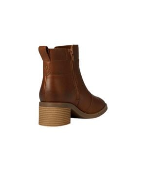 Clarks Lileigh Charm Tan Oily Leather 26179634 - Brown