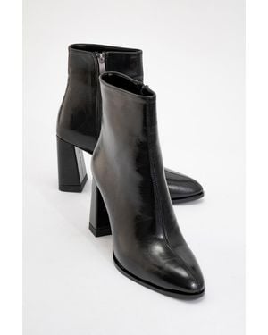 Prologue Shoes Jewel High Heel Boot - Black