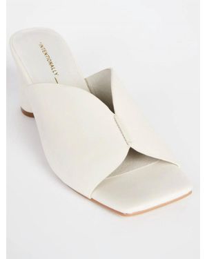 INTENTIONALLY ______ Kamika Sandals - Natural
