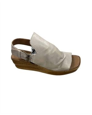 BUENO Morgan Wedge Sandal - White