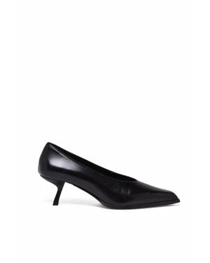 Poeve Leather Low Pumps - Black