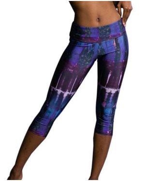 Onzie Low-Rise Capri Leggings - Blue