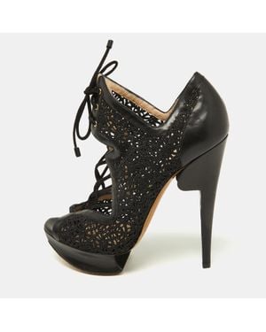 Nicholas Kirkwood Lace And Leather Cut Out Platform Lace Up Pumps - Black
