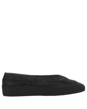 Le Monde Beryl Tapered Toe Suede Flats With Shearling Lining - Black