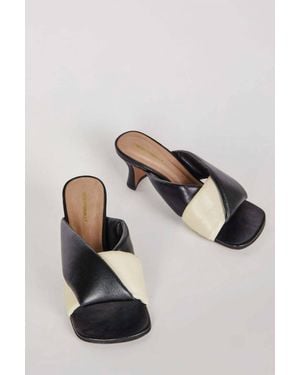 INTENTIONALLY ______ Tele Heels - Multicolor
