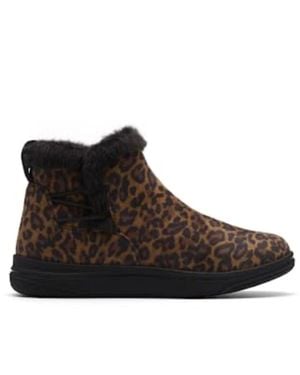 Clarks Breeze Winter Boots Leopard Print Faux Fur Lined Round Toe Liq597 - Brown