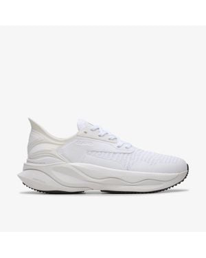 Clarks Pace Walk - White