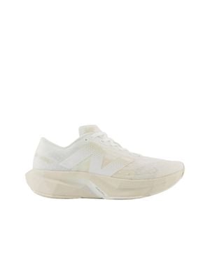 New Balance Fuelcell Rebel V4 Shoe - White