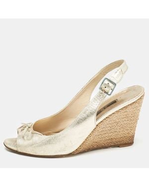 Carolina Herrera Metallic Leather Bow Peep Toe Espadrille Wedge Sandals - Natural