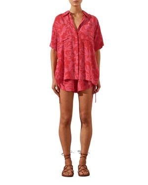 Shona Joy Silk Short Sleeve Relaxed Shirt - Red