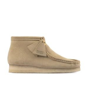 Clarks Wallabee Boot Maple Suede Shoes - Natural