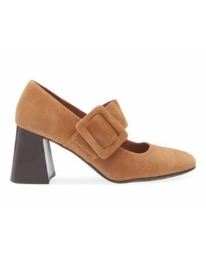 Chocolat Blu Halle Pump - White