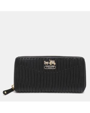 COACH Leather And Leather Zip Around - Black
