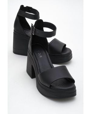 Forever & Always Shoes Margot Leather Platform Sandal - Black