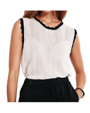 Q2 Classic Knitted Pointelle Top - White