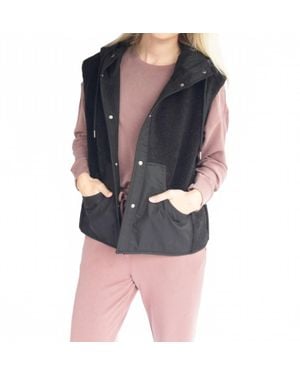 Bluivy Sherpa Hooded Vest - Black