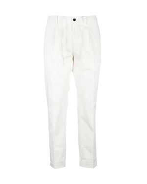 MICHELE CARBONE Tailored Chino Pants With Classic Pleats And Comfortable Stretch - White