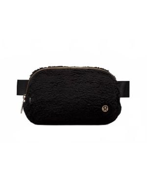 Black lululemon Belt bags for Women | Lyst