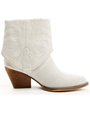Very G Saylor Short Fashion Western Bootie - White