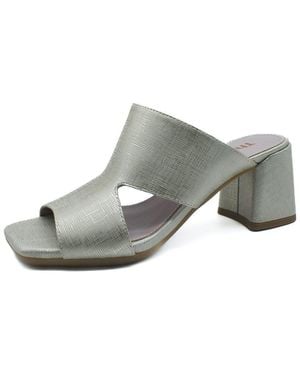 The Flexx Femie Too Sandal - Gray