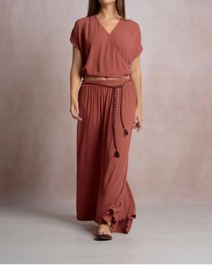 Elan Short Sleeve V-Neck Bubble Hem Top - Brown