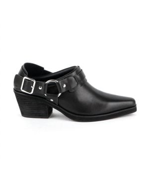INTENTIONALLY ______ Friday Pointed Toe Mules - Black