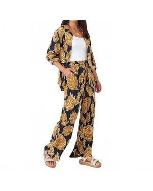 Karen Kane Paula Palm Leaf Print Wide Leg Pants - Metallic