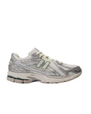 New Balance Technical Sneakers With Advanced Shock Absorption Features - Gray