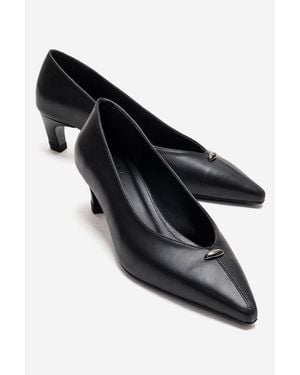 Prologue Shoes Versay Pointed Toe Kitten Heel Pump - Black