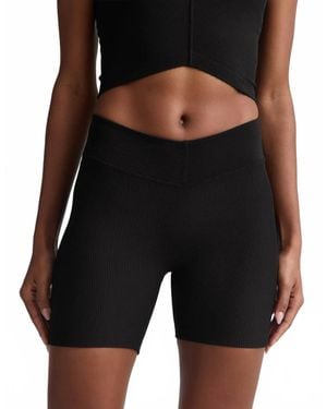 Beyond Yoga Impulse Ribbed V-Waist Biker Short - Black