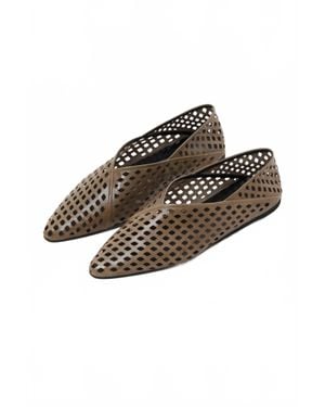 Closed Ballerina Shoe - Brown