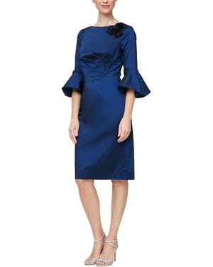 green emerald velvet dress Amazon.com: Alex Evenings Women's Short Shift Cocktail Gown with Bell  Sleeves, Formal Events, Wedding Guest Dress, Black and Copper, 4 :  Clothing, Shoes & Jewelry main image 1