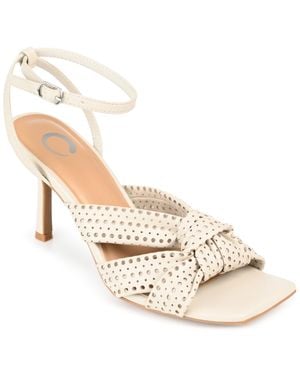 Journee Collection Collection Tru Comfort Foam Naommi Pump - White