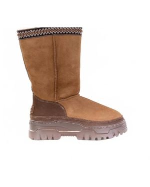 UGG Classic Tall Trailgazer Boots - Brown