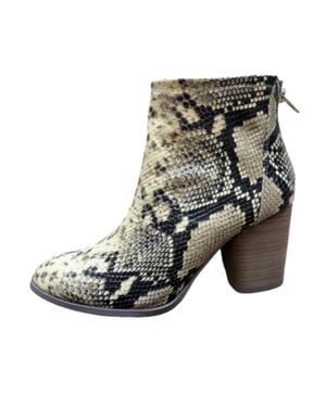 Chocolat Blu Avery Heeled Bootie - Gray