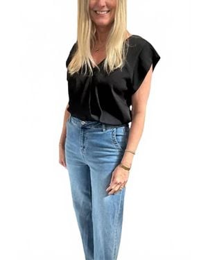 Kld. Signature V-Neck Flowy Hemmed Top - Black