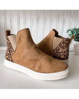Very G Dembra Sneaker - Brown