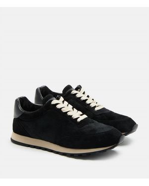 Le Monde Beryl Slim Runner Shoes - Black