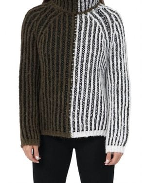 Love Token Aubrie Turtleneck Sweater - Black