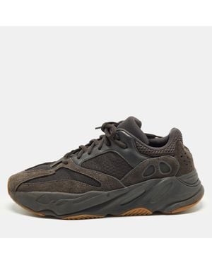Yeezy Boost 700 Size 44 Two Tone Mesh And Suede Low Top Sneakers - Black