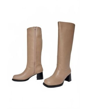 INTENTIONALLY ______ Alibi Boot - White