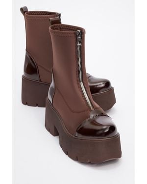 Prologue Shoes Bray Patent Chunky Boot - Brown