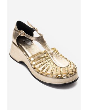 Prologue Shoes Barry Woven Wedge Sandal - Metallic