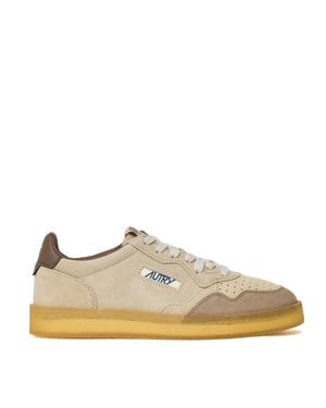 Autry Biscotto/Kangaroo Medalist Low Suede Sneakers - Natural