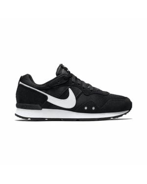 Nike Venture Runner Sneaker - Black