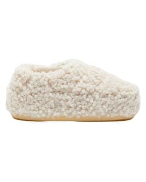 Moon Boot Faux Curly Sandal - Natural