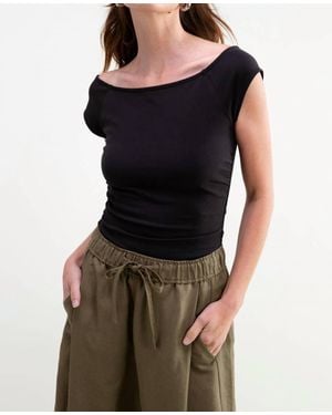 Darling Poised Top - Black