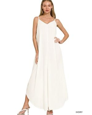 TRUEDAMES Woven Crinkle Cami Maxi Dress With Side Pockets - White